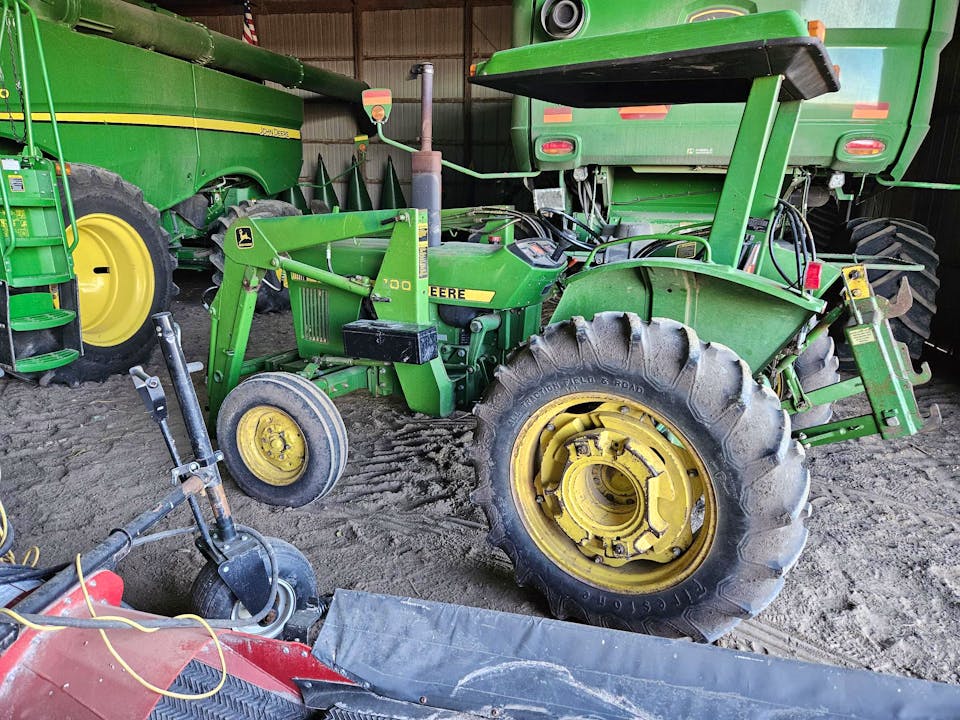 John Deere 1250