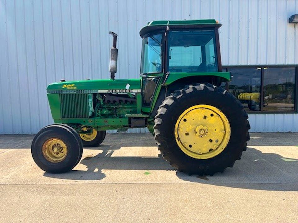 John Deere 2950