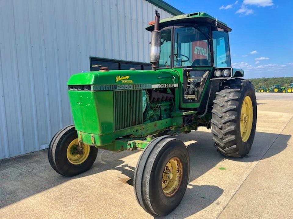 John Deere 2950
