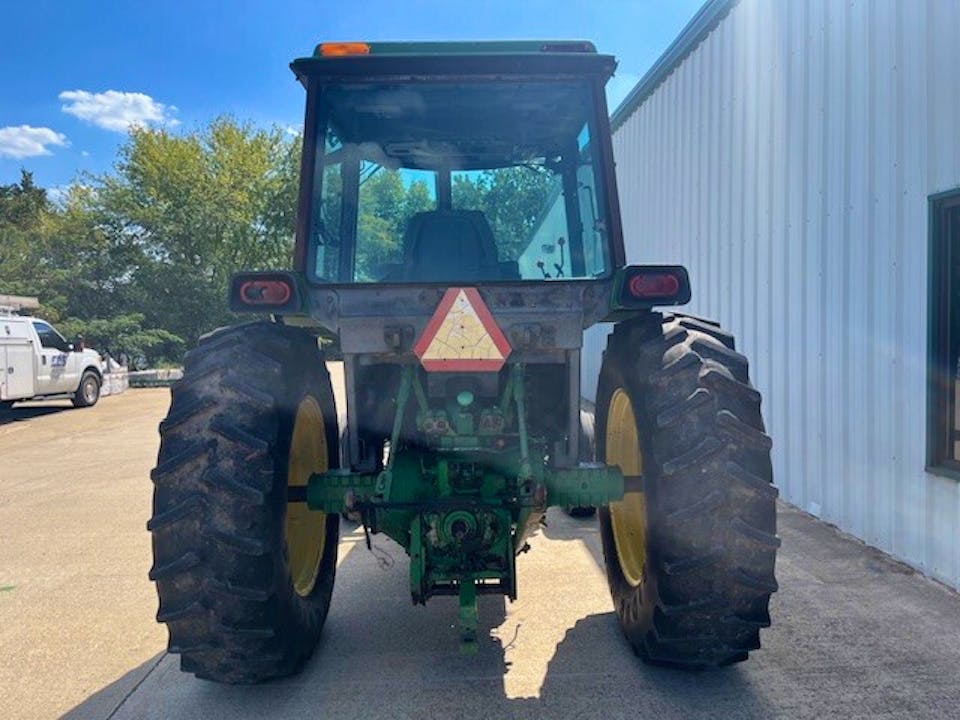John Deere 2950