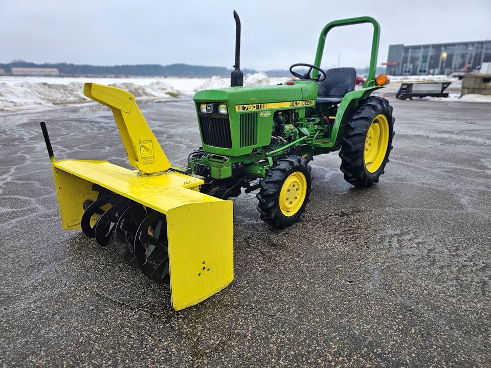John Deere 750