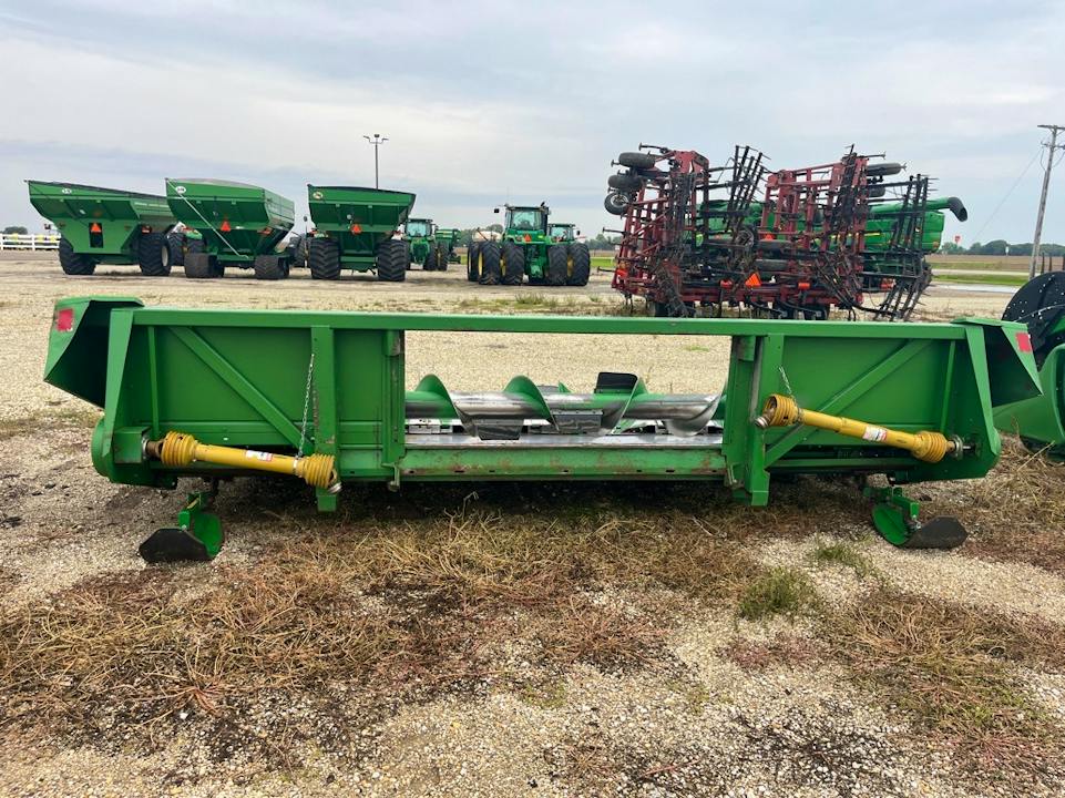 John Deere 643