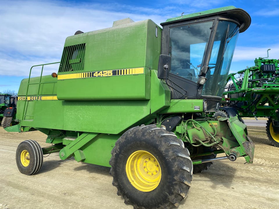 John Deere 4425
