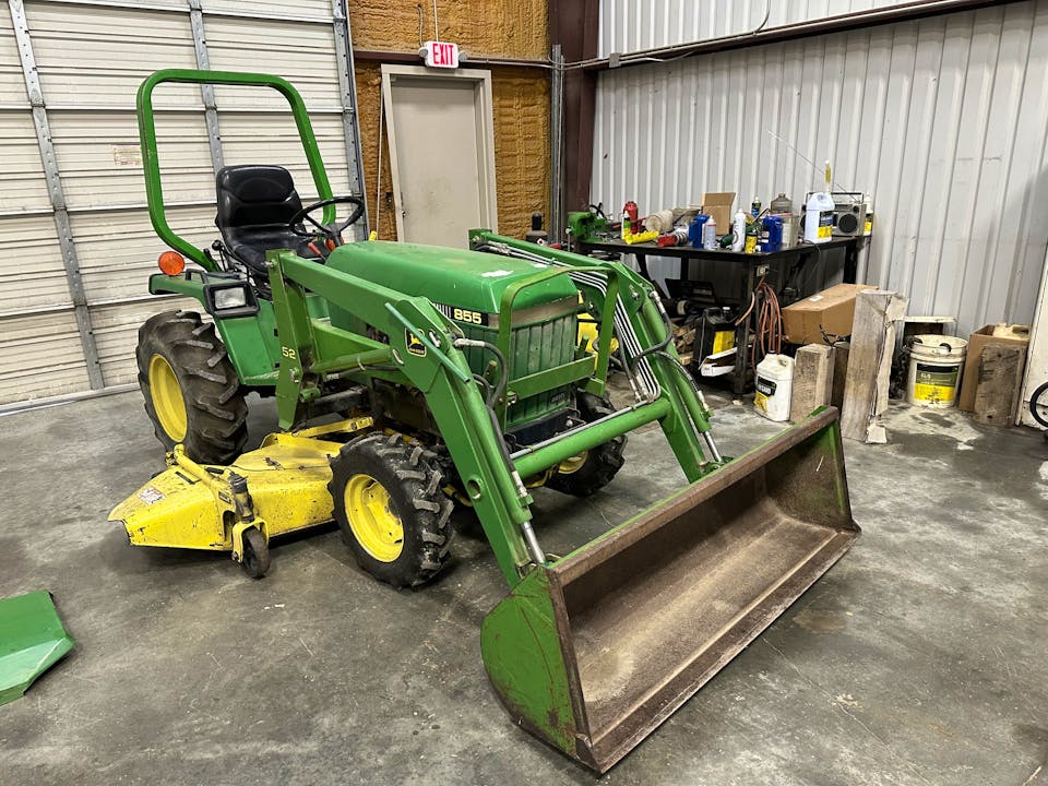 John Deere 855