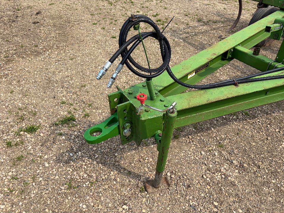 John Deere 610
