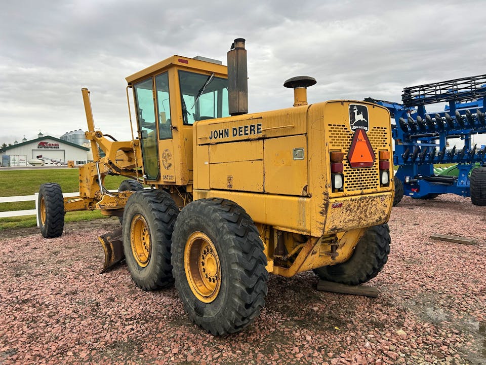John Deere 770BH
