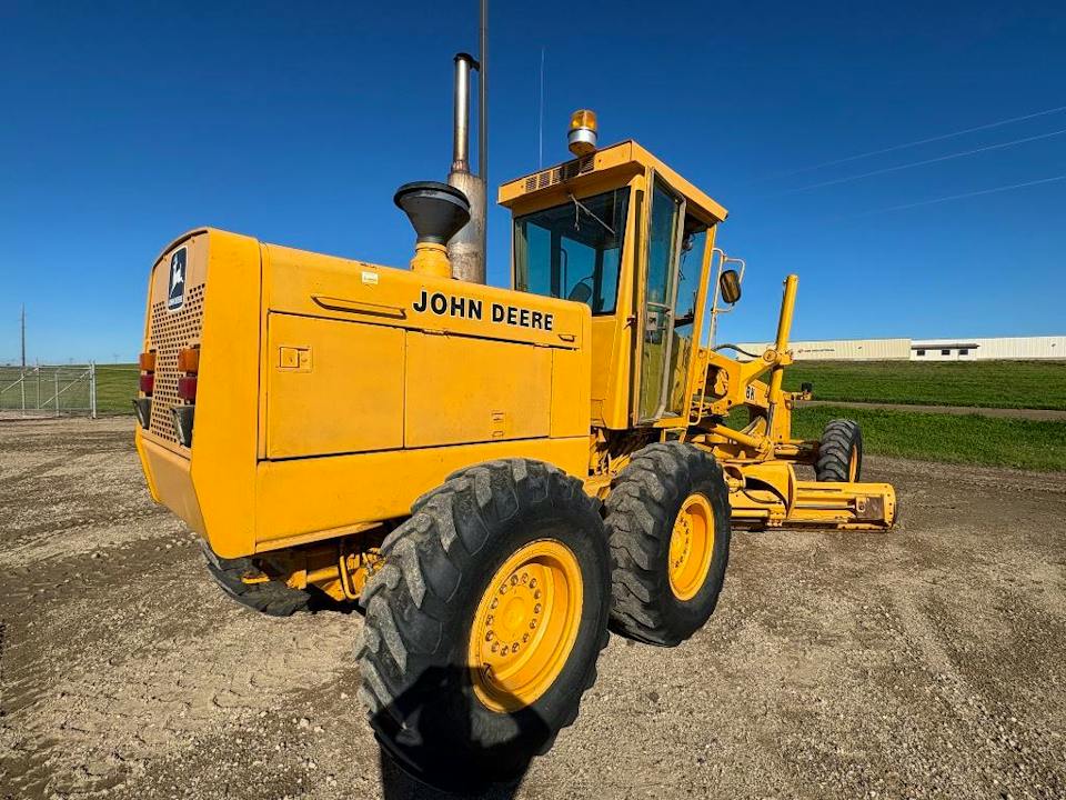John Deere 770BH