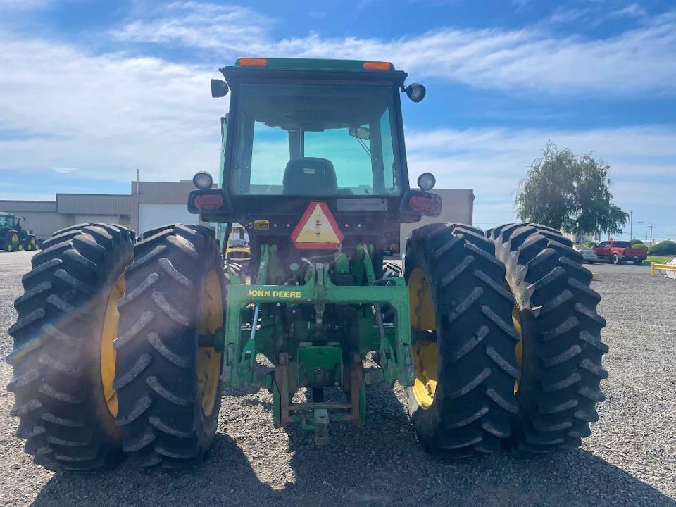 John Deere 4555