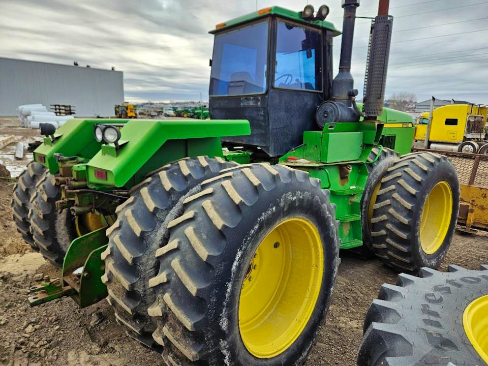 John Deere 8760