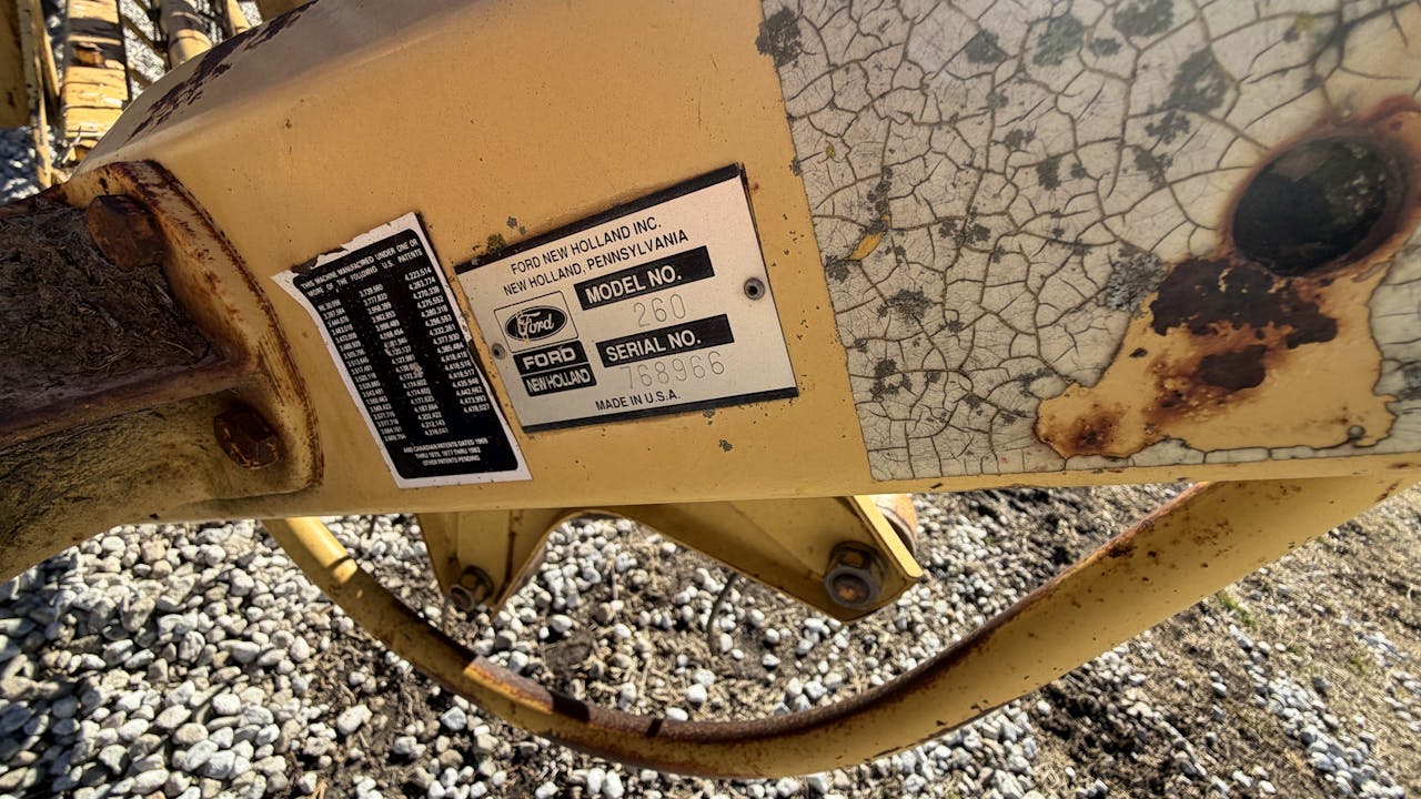 New Holland 260