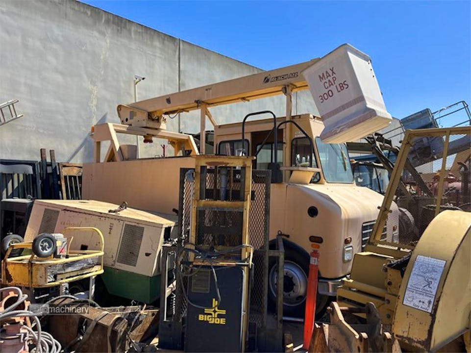 Road Machinery & Supplies BOOM TRUCK