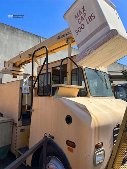 Road Machinery & Supplies BOOM TRUCK