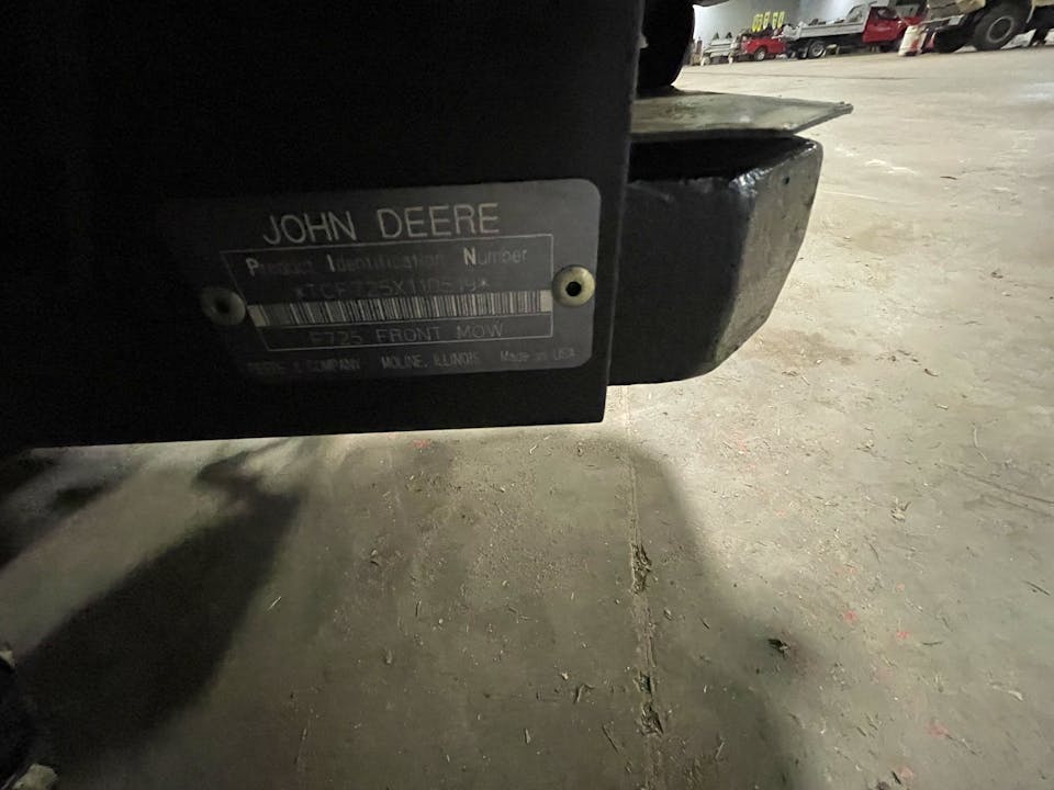 John Deere F725