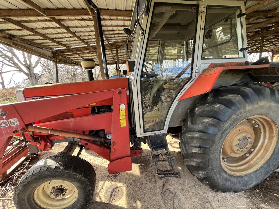 Massey Ferguson 383