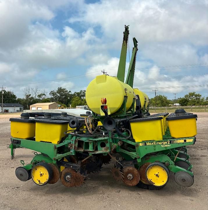 John Deere 7200