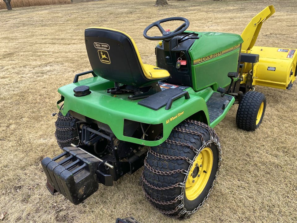 John Deere 425