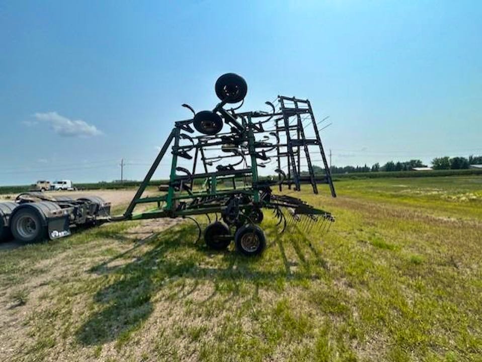 John Deere 610