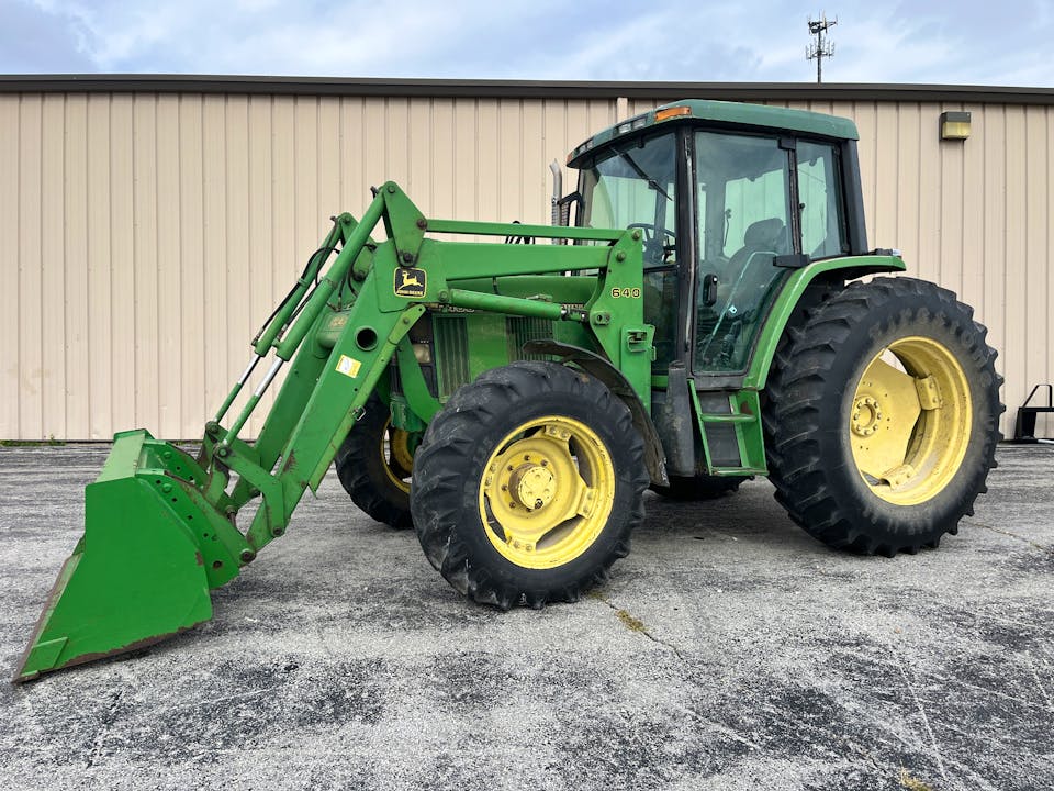 John Deere 6400