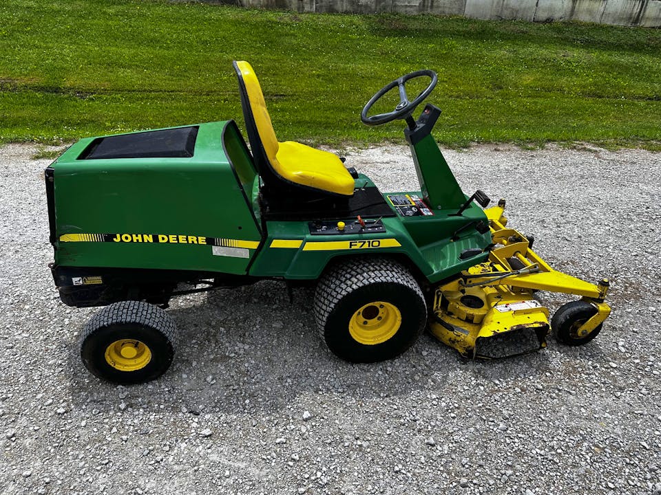 John Deere F710