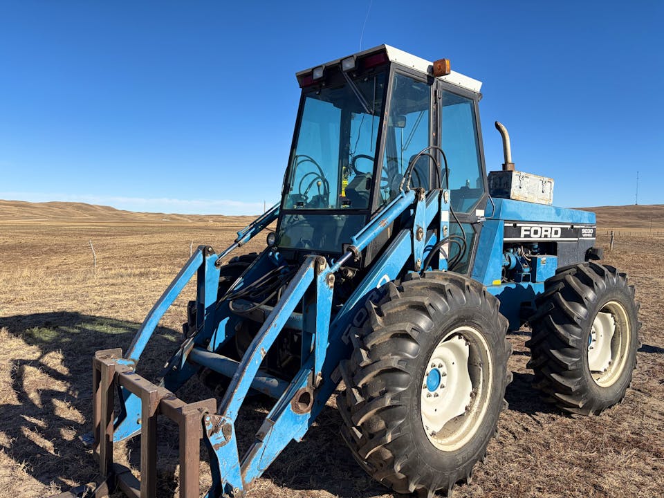 New Holland 9030