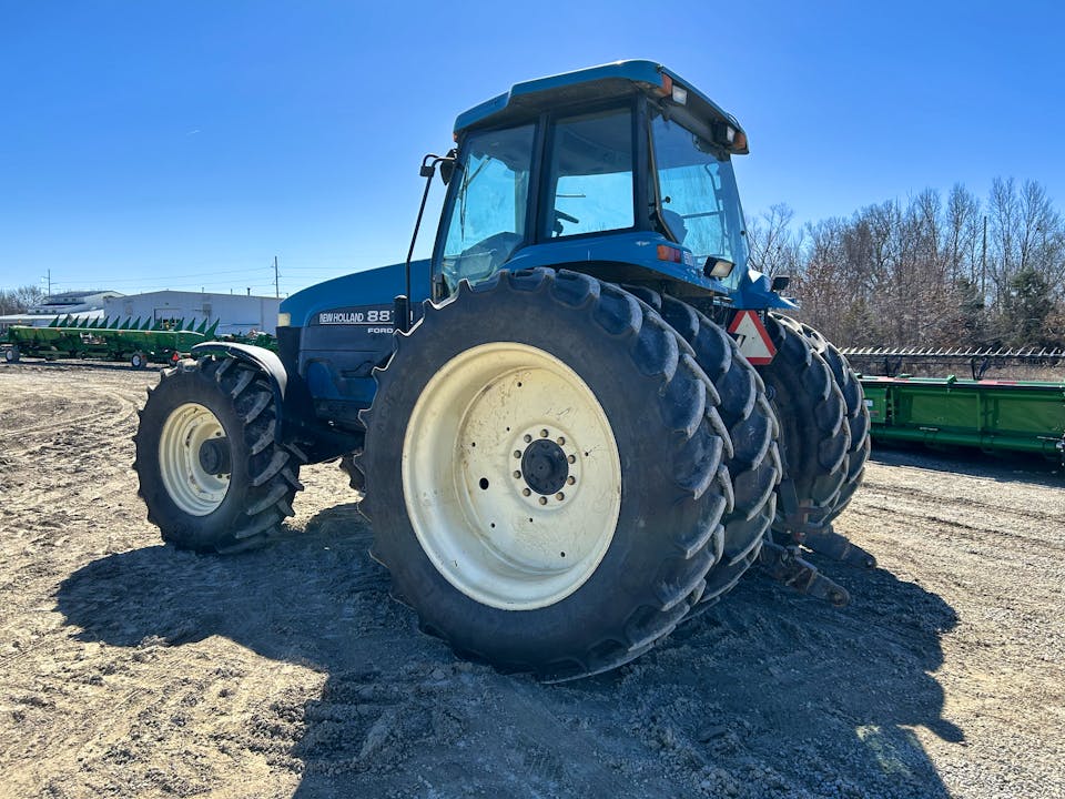 Ford-New Holland 8870