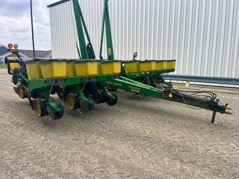 John Deere 7200