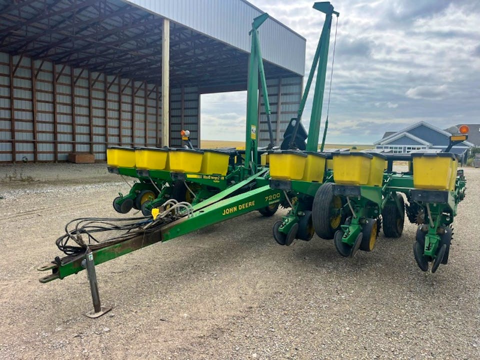 John Deere 7200