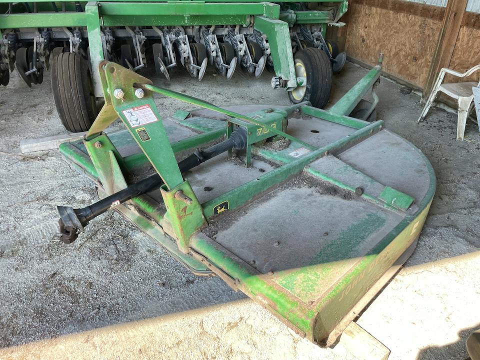 John Deere 709
