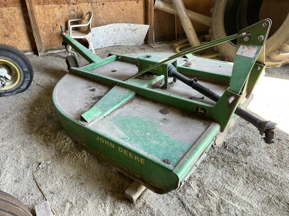 John Deere 709