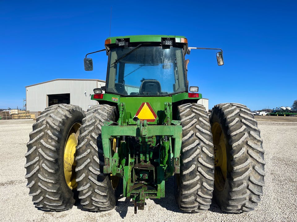 John Deere 8300