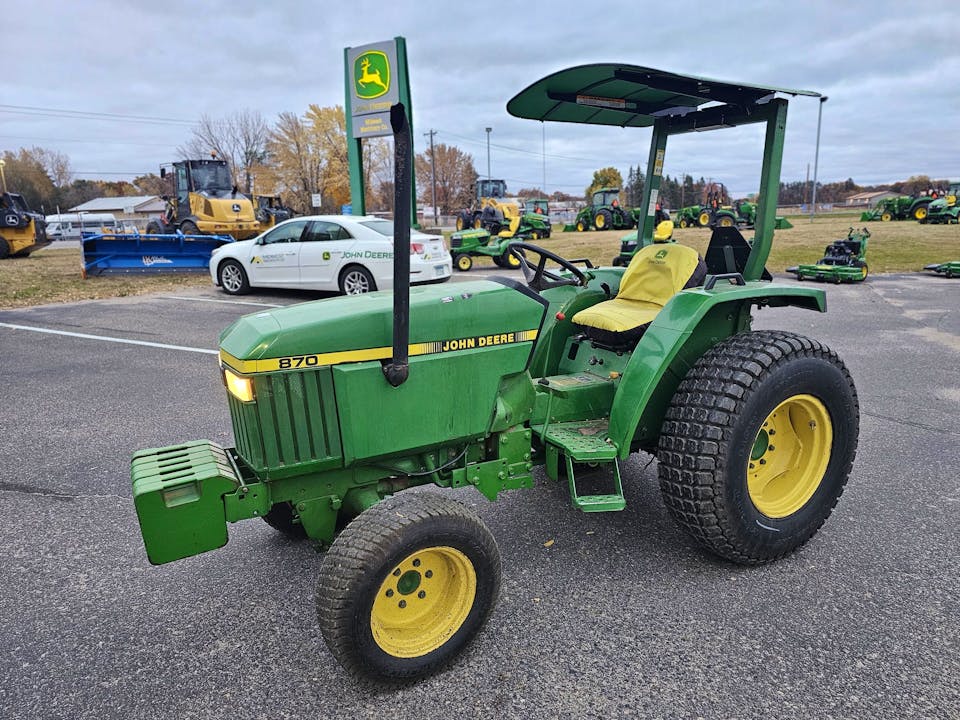 John Deere 870