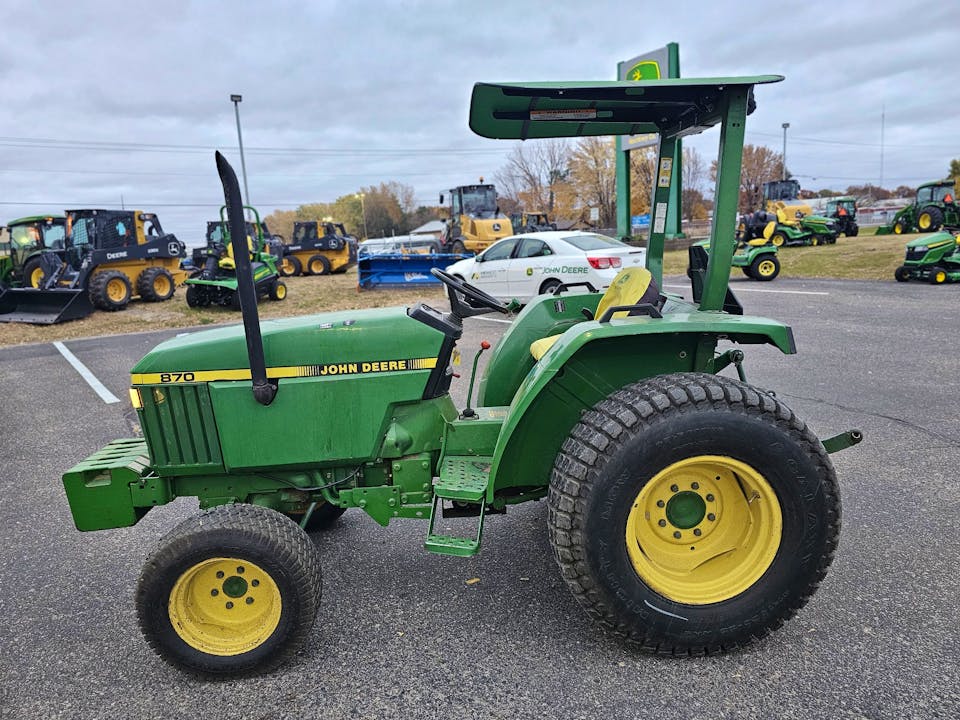 John Deere 870
