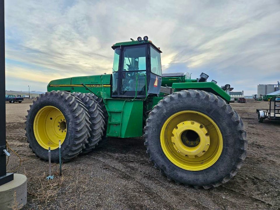John Deere 8970