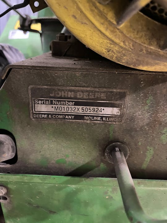 John Deere 1032