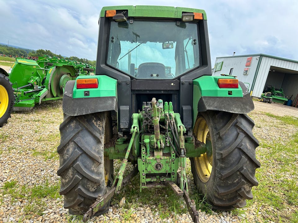 John Deere 6400