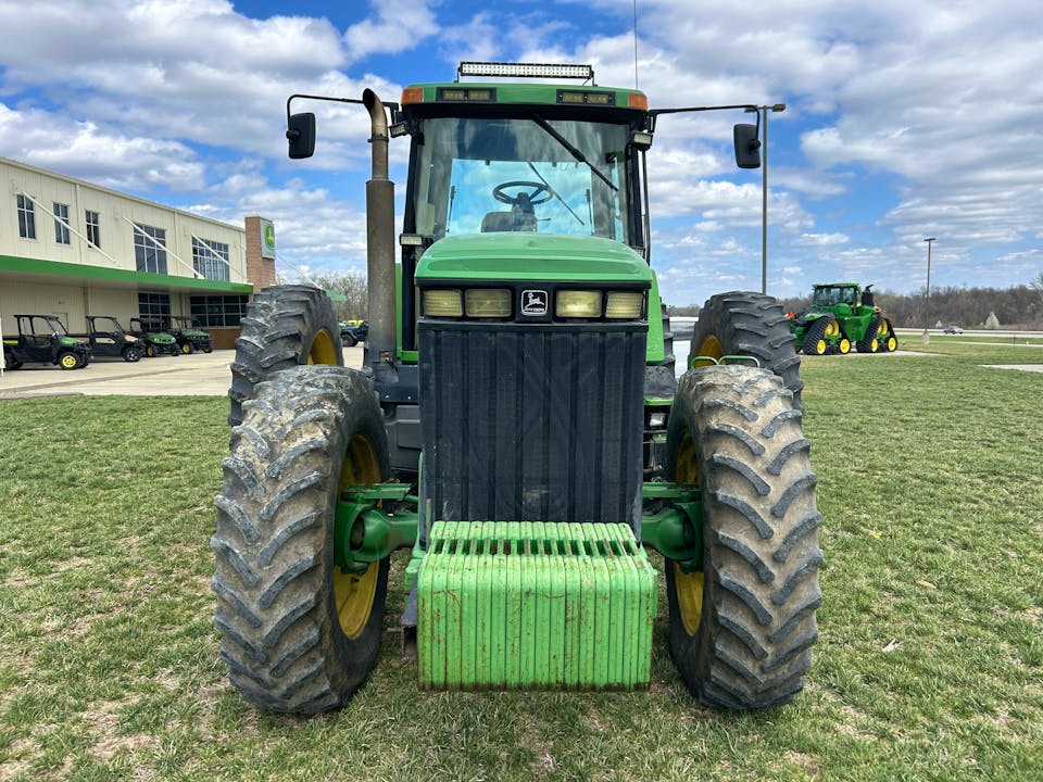 John Deere 8300
