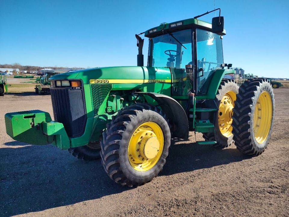 John Deere 8300