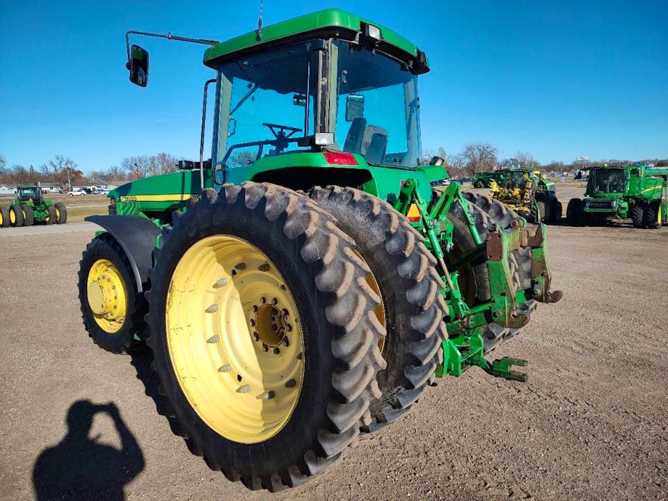John Deere 8300