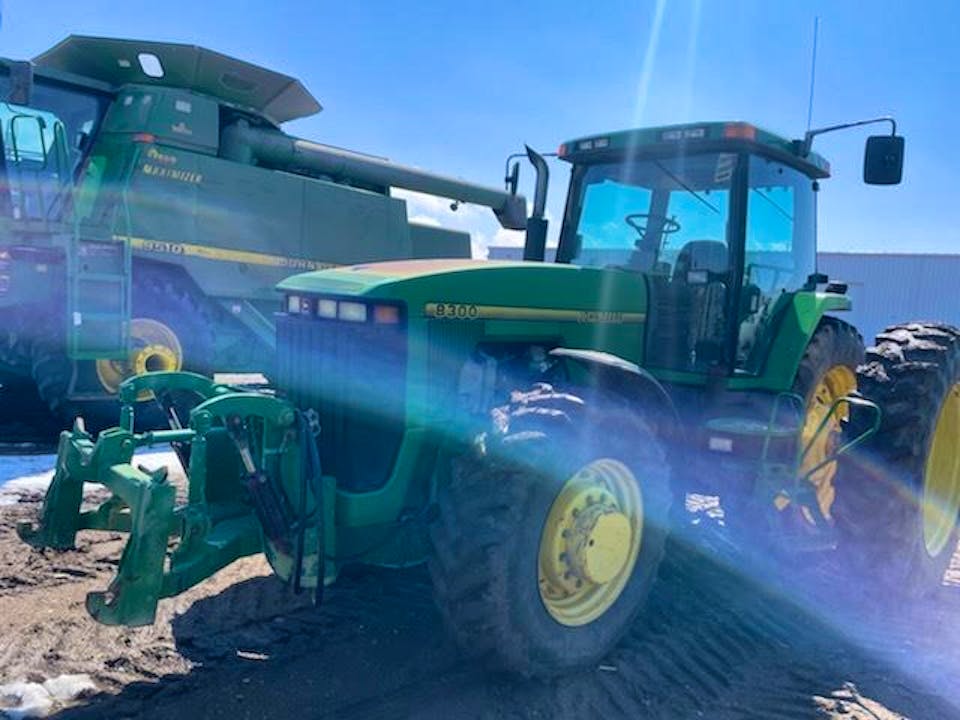John Deere 8300