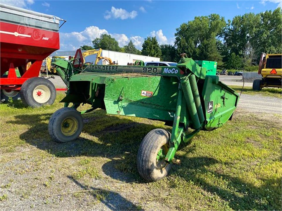 John Deere 920