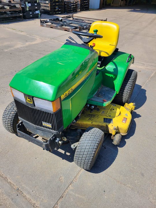 John Deere 425