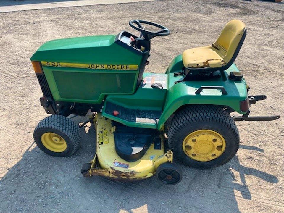 John Deere 425