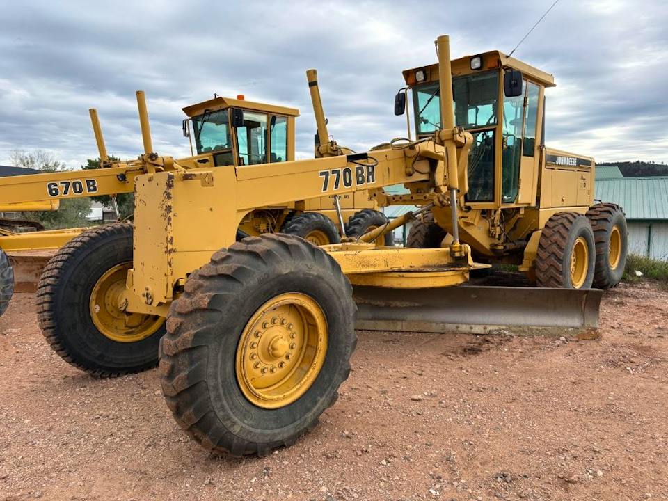 John Deere 770BH