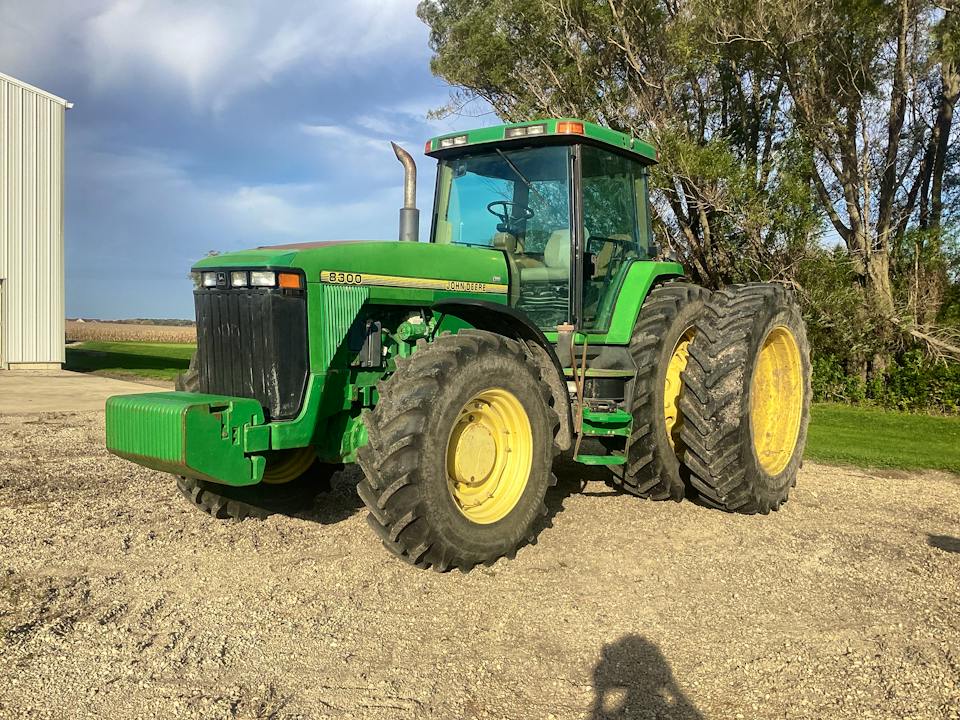 John Deere 8300