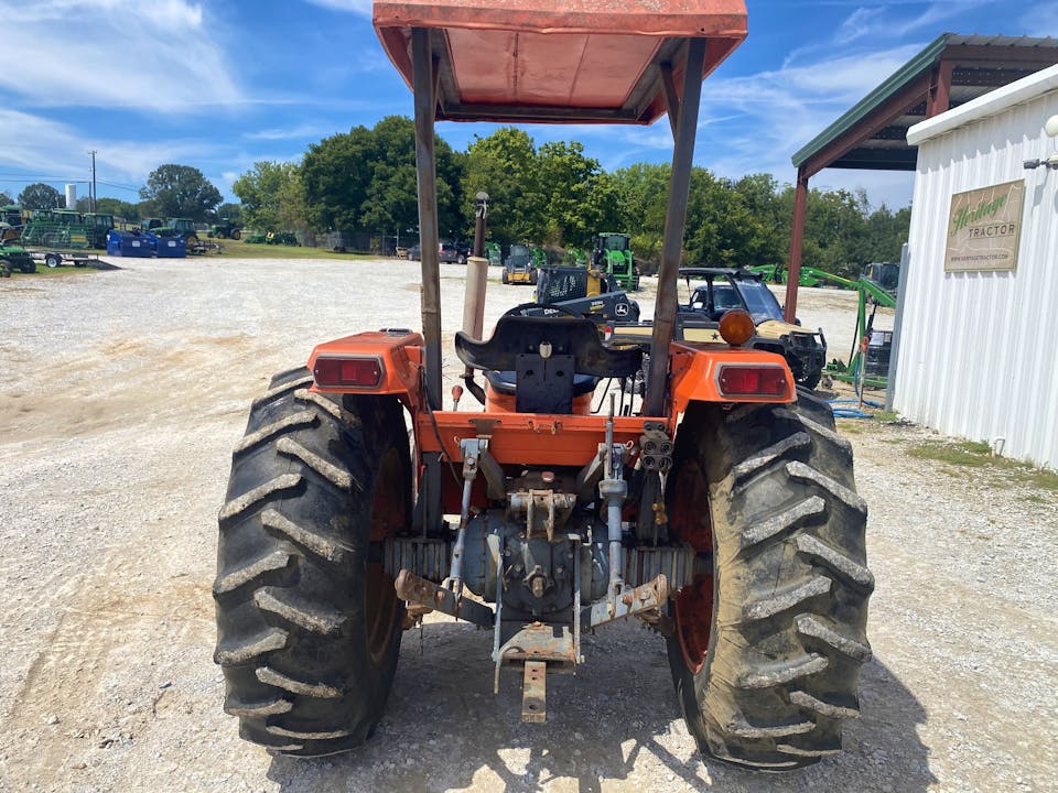 Kubota M5400