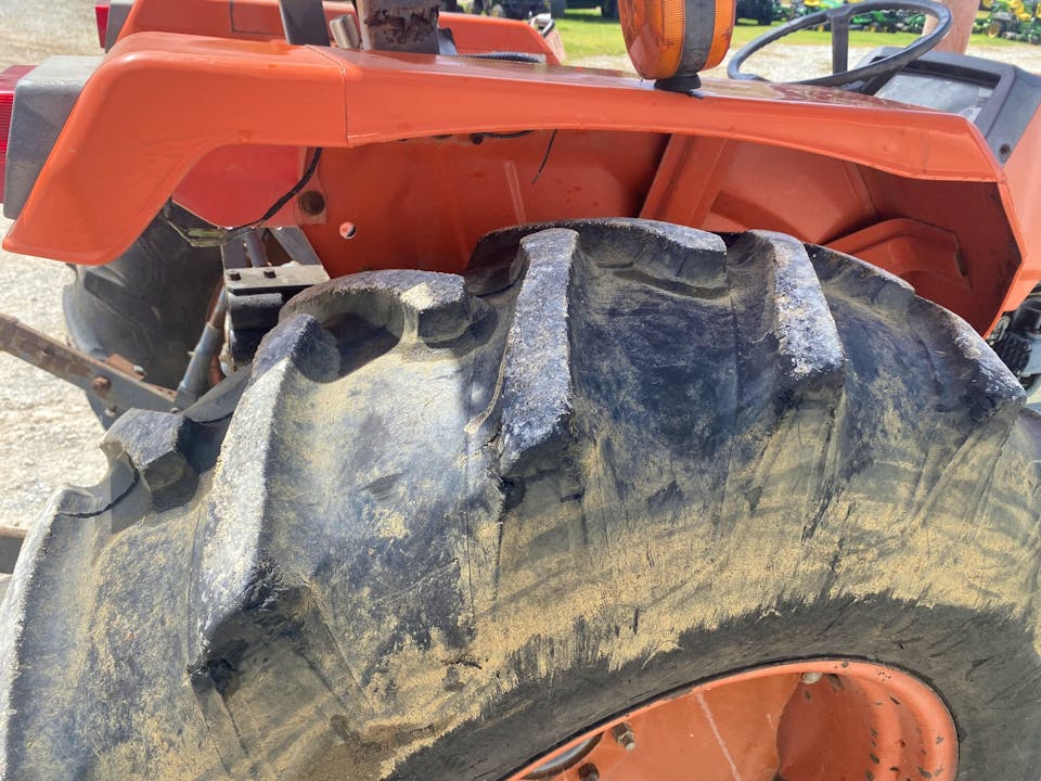 Kubota M5400