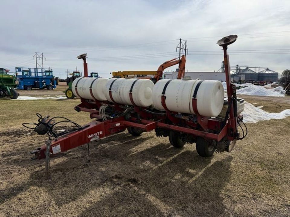 1996-white-6106-377325