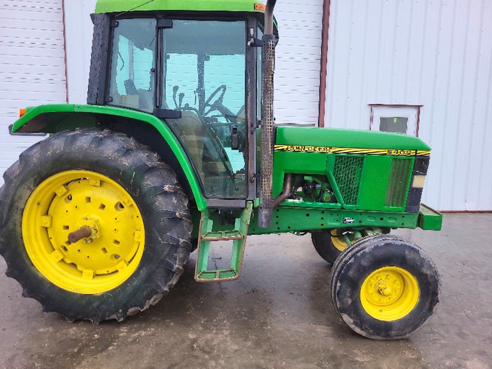 John Deere 6400