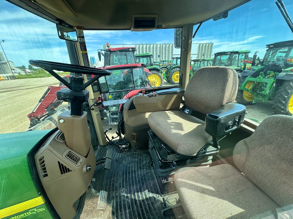 John Deere 8300