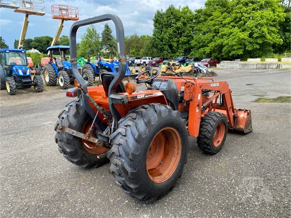Kubota L2900